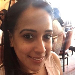 Meet your Posher, Ana